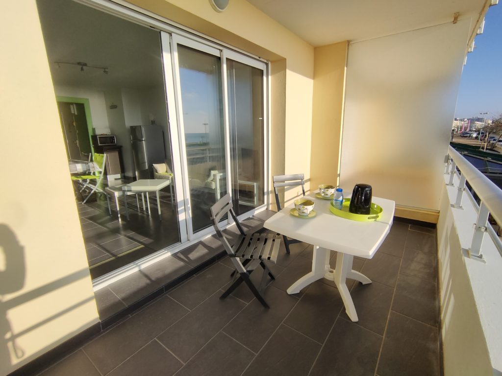 BEL APPARTEMENT FACE MER A COTE DES ANIMATIONS 2 CHAMBRES BELLE TERRASSE
